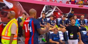 乐鱼体育权威-【热身】莱万屡造威胁 登贝莱+德佩破门 巴萨2比0胜